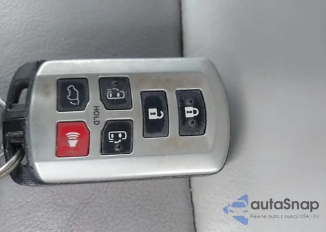 2020 Toyota Sienna Xle from USA, damaged, VIN 5TDYZ3DC6LS025615